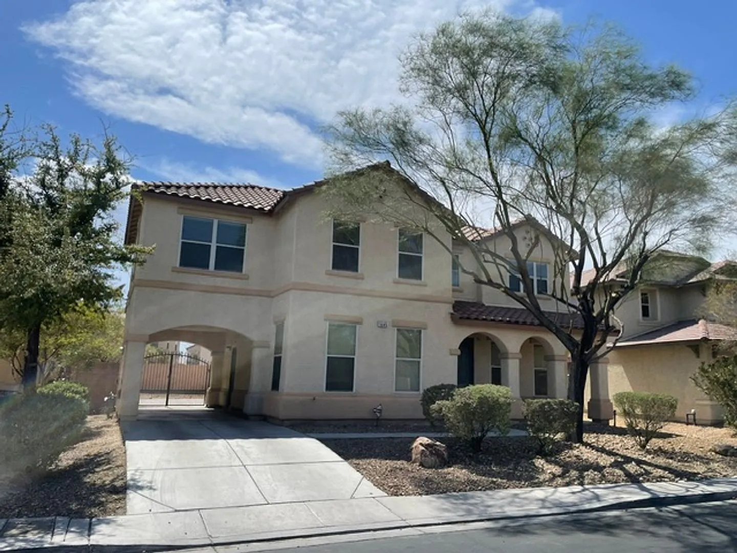 Awesome Nlv 4 Bd Home + Large Loft In Gated Sundance Community — Photo 2