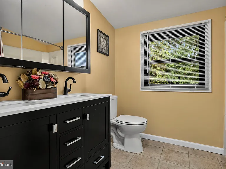 10 Traynor Ln — Photo 21