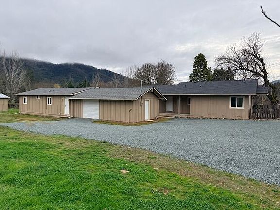 3rd image of 2571 E Evans Creek Rd