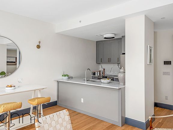 2nd image of 293 Herkimer St #206