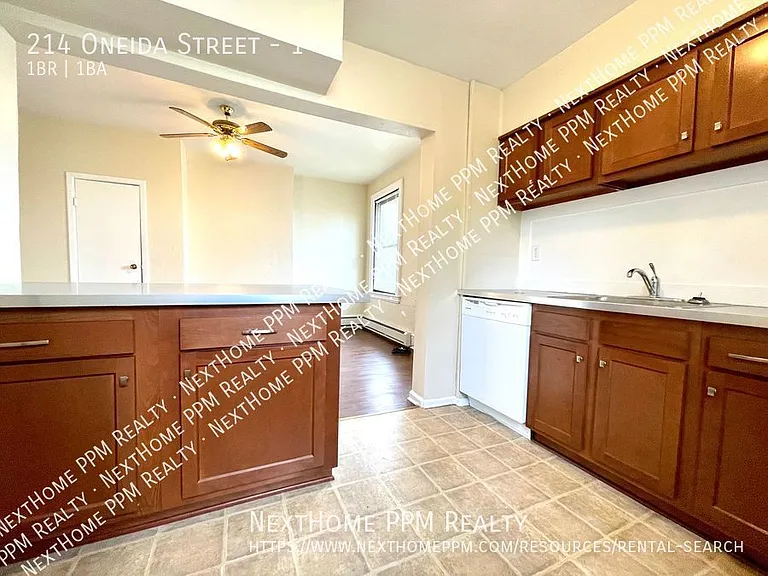 214 Oneida St #1 — Photo 19