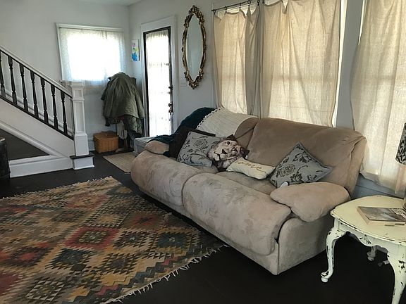 4th image of 77 Chandler Ave