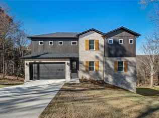 8881 Williams Rd, Rogers, AR 72756