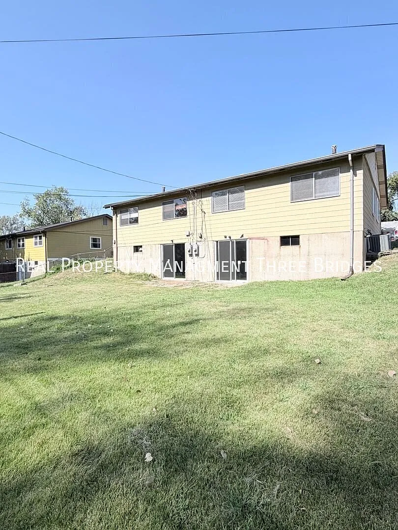 Comfortable 3br/1ba Hazelwood Home — Photo 2