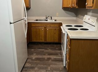 1202 N Railroad St #6, Sumner, IA 50674