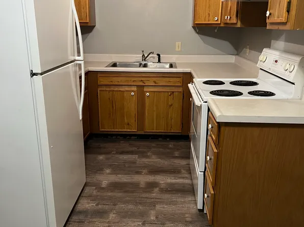 1202 N Railroad St, Sumner, IA