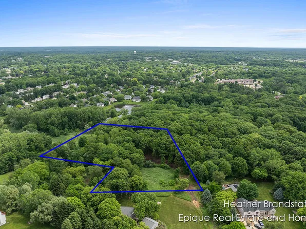 4327 Woodside Oaks Dr SE, Grand Rapids, MI 49546