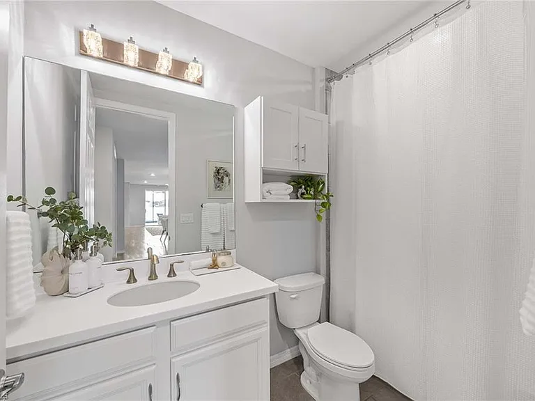 14610 Edgewater Cir — Photo 23