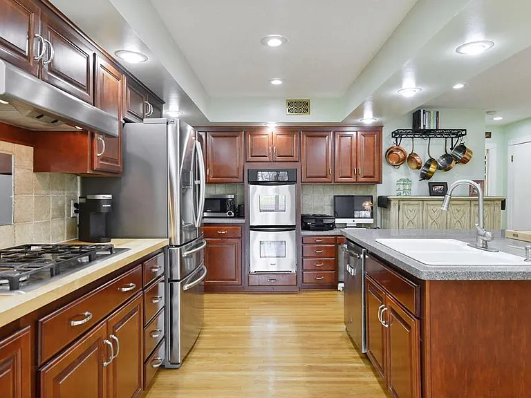 6117 Wilryan Ave — Photo 8