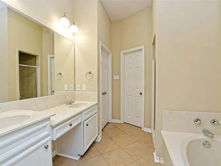 13220 Villa Park Dr — Photo 22