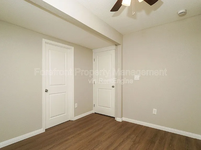 614 N Sabinas St — Photo 8