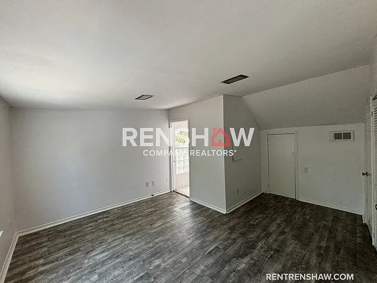 378 N Highland St — Photo 14