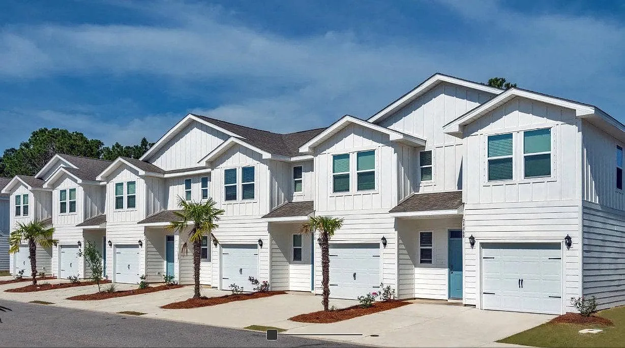 Gulf Stream Townhomes — Photo 3