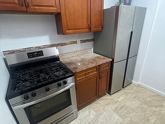 3rd image of 2104 Amsterdam Ave APT 4W