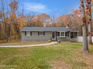 20 Ashdown Rd, Ballston Lake, NY 12019