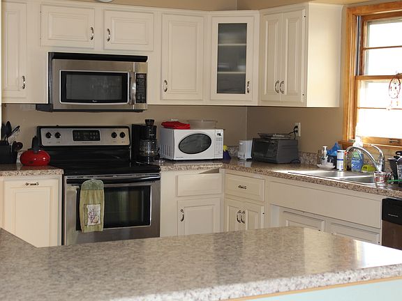 5th image of 2901 Muscatine Ave