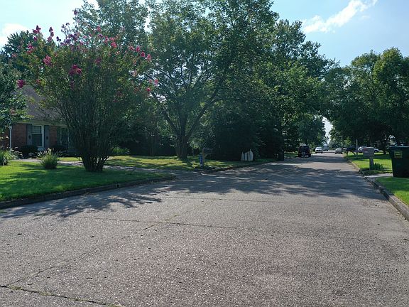 5th image of 2921 Blossom Ln
