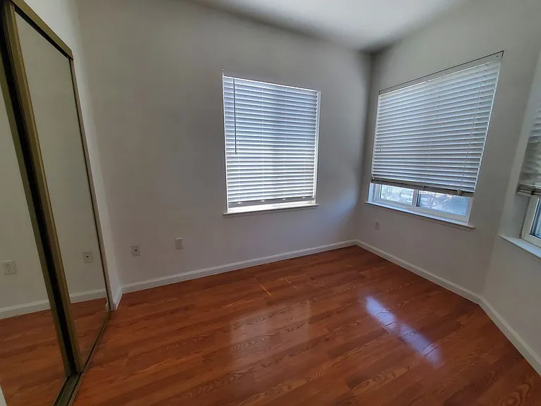 805 Rutland St — Photo 6