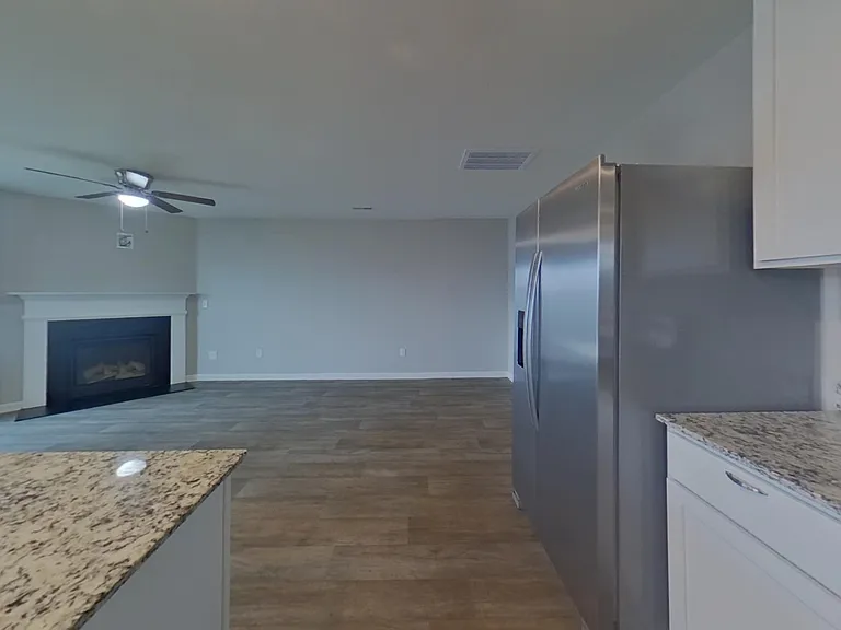 1076 Crescent Moon Loop — Photo 5