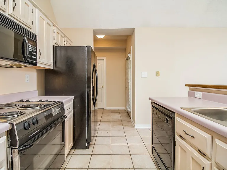 9441 Club Walk Ct — Photo 7