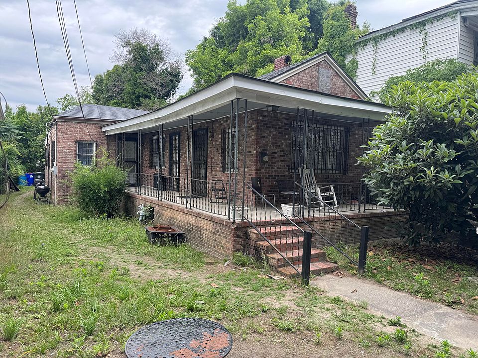 2nd image of 8 Poinsett St