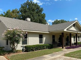 1468 Memorial Dr, Cleveland, MS 38732