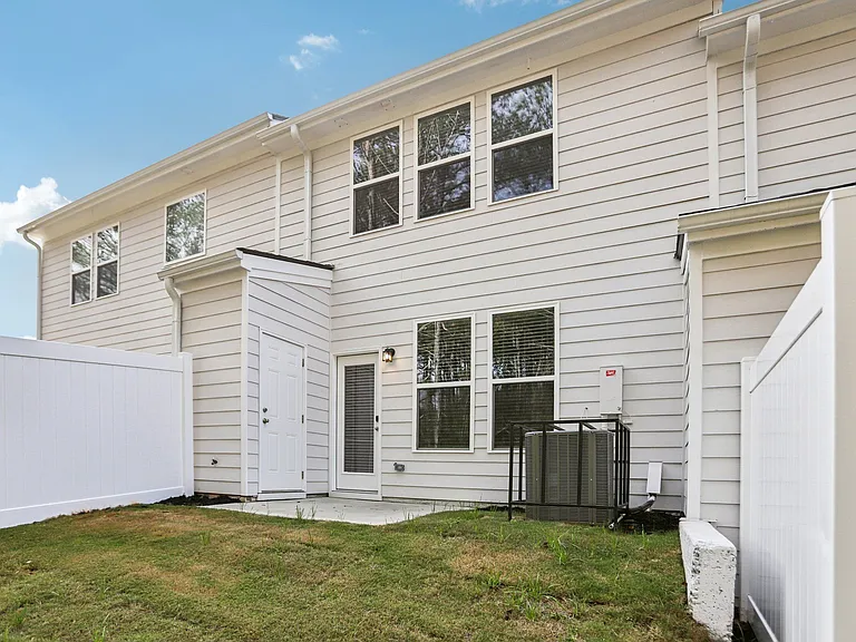 Quinn Residences at Pates Creek — Photo 50