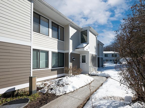 2nd image of 32 Lawson Lane #32