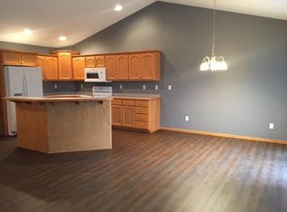 1944 50th St S, Fargo, ND 58103