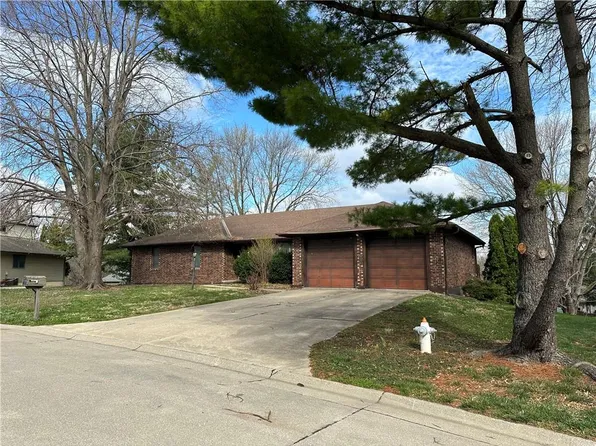 518 Rockwood Ct, Saint Joseph, MO 64506