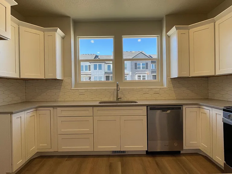 13953 Champlin Peak Dr — Photo 7