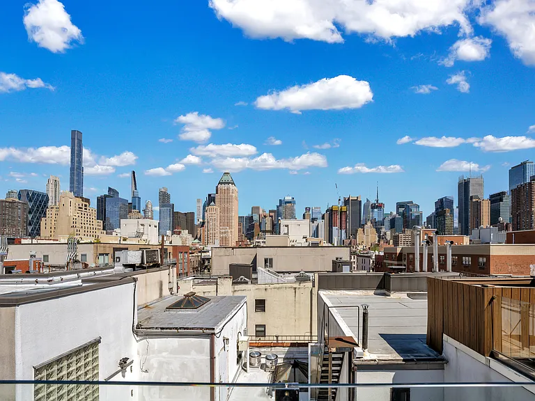 521 W 47th St #4D — Photo 20