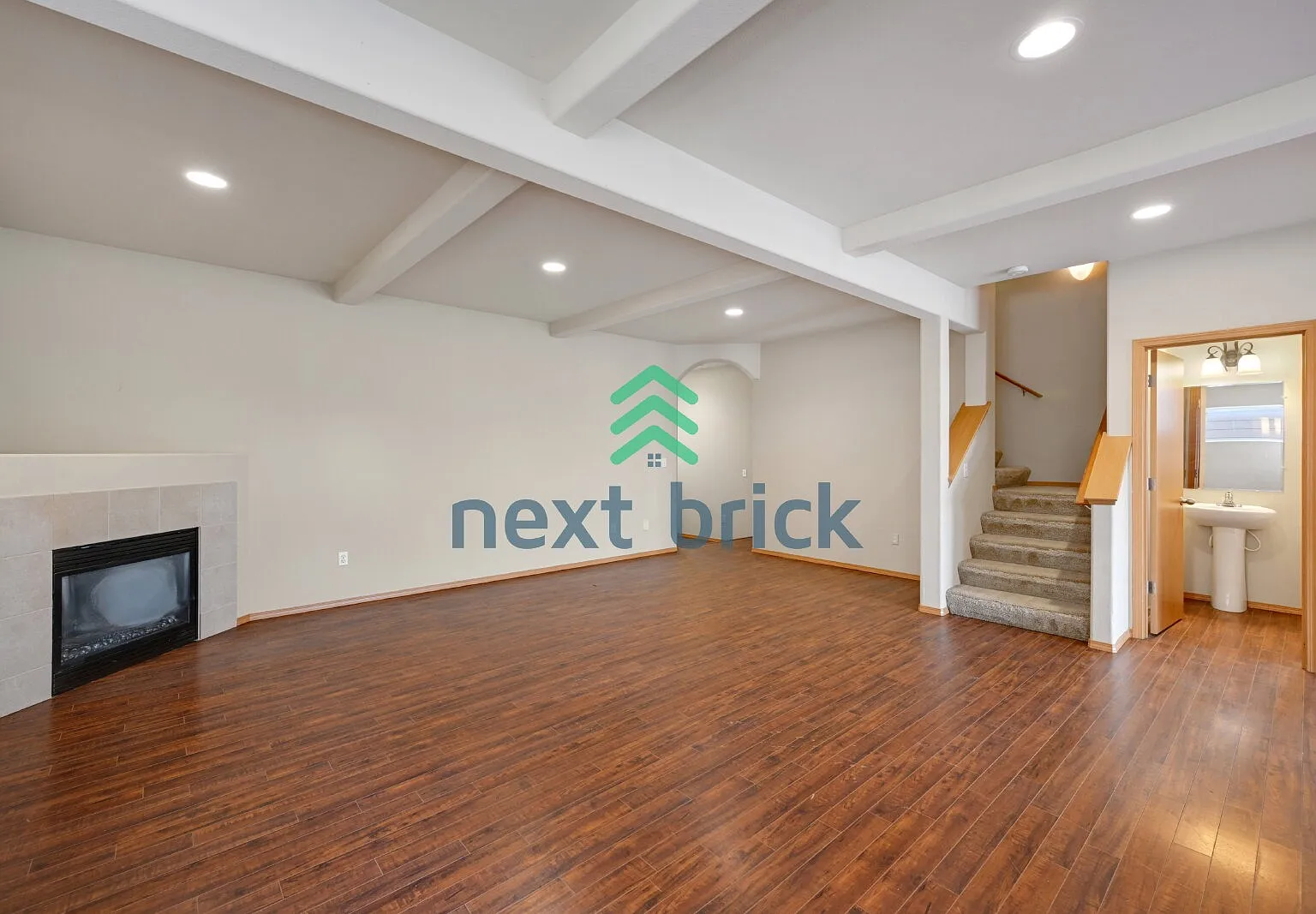 "Spacious 4-bedroom, 2.5 bathrooms in Prime Lake Stevens Location!" — Photo 4