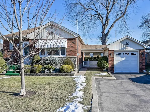 46 Mountain Ave N, Hamilton, ON L8G 3N9