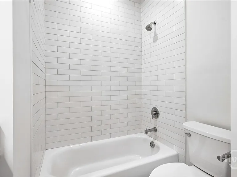 1314 E 38th St — Photo 22