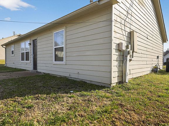 4th image of 4393 Bishop Hills Dr