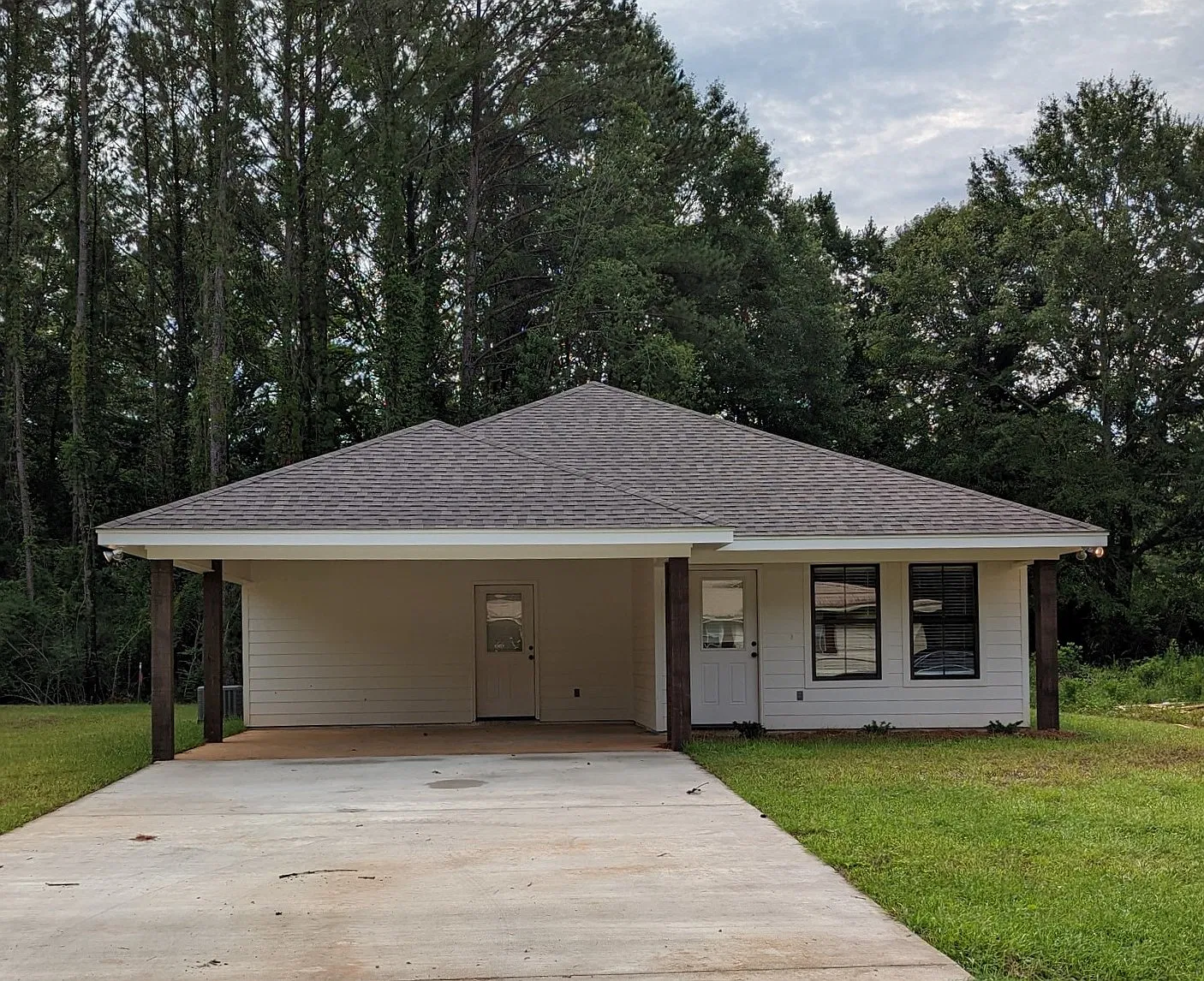 111 Williams - 3bd/2ba home in Petal school district — Photo 1