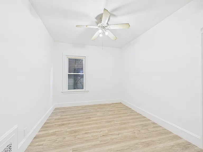 365 Orms St #1 — Photo 9