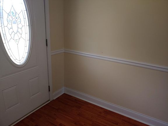 5th image of 427 Lincoln Way NE