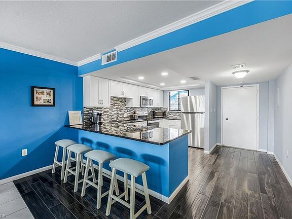 5th image of 4260 SE 20th Pl APT 206