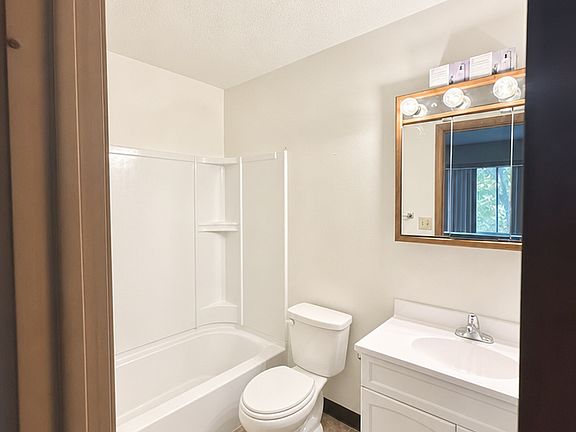 3rd image of 475 5th Ave APT 8