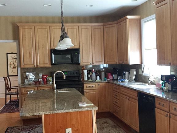 5th image of 1 Rockledge Ct