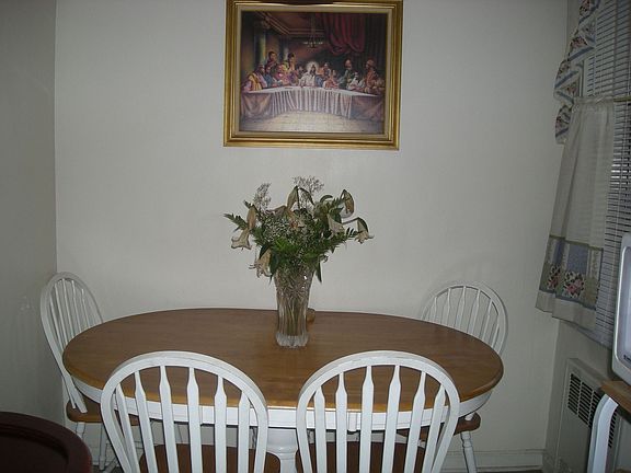 3rd image of 1430 Thieriot Ave