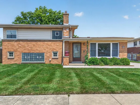 137 W Glengate Ave, Chicago Heights, IL 60411