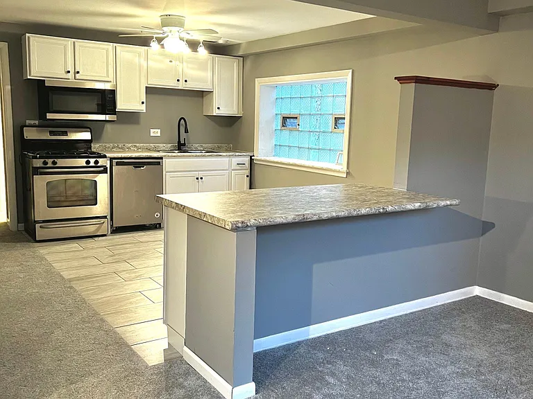 Living & Kitchen Open Floor Plan