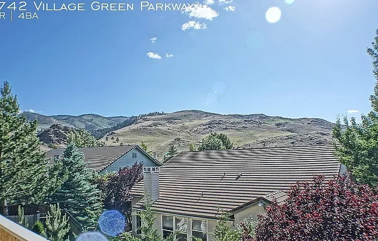 4742 Village Green Pkwy — Photo 28