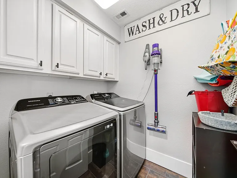 906 Maple Branch Ln — Photo 22
