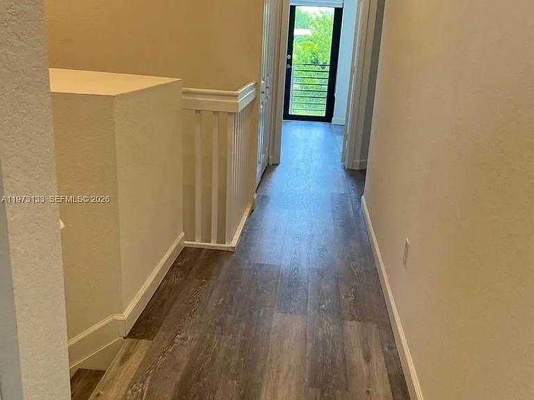 20564 NE 5th Pl — Photo 18