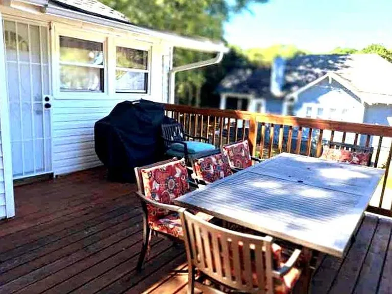 1545 Westview Dr SW — Photo 40