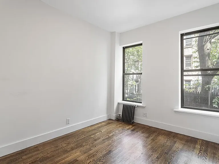117 E 7th St #2D — Photo 4